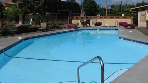 Doubletree Hotel Missoula pool